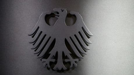 Mehr Menschen mit Migrationshintergrund in Bundesverwaltung - noch unterrepräsentiert