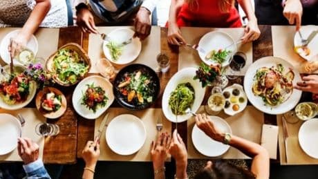 Esta es la peor hora para comer según la ciencia si lo que quieres es vivir mucho y muy sano