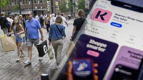 Klarna-alarm om generatie met permanente schulden: ’In TikTok-video’s scheppen jonge meisjes op over hoeveel ze moeten afbetalen’
