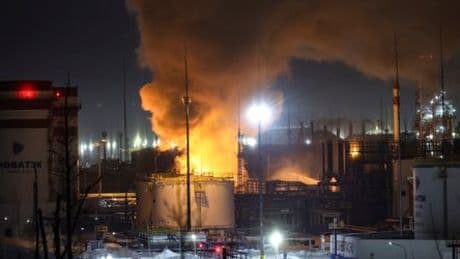 Drohnenangriff der Ukraine: Russische Ostsee-Raffinerie Ust-Luga brennt