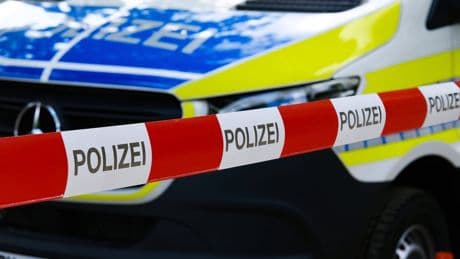 Baden-Württemberg: Mann tötet Partnerin und rast mit Baby in den Tod