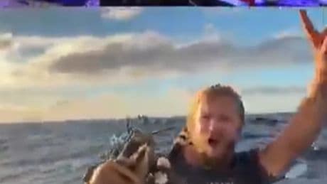 Scots ocean rower plays bagpipe concert from Pacific Ocean for Comic Con crowd