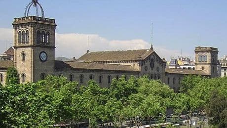 La Universitat de Barcelona aparta 18 meses a un profesor por usar su cargo para conseguir favores sexuales de una alumna