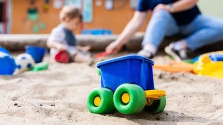 Rheinland-Pfalz: Kita muss mutmaßlich aggressives Kind vorerst weiterbetreuen