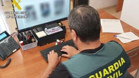 Investigado un menor en Murcia por crear con IA fotos de sus compañeras de clase desnudas