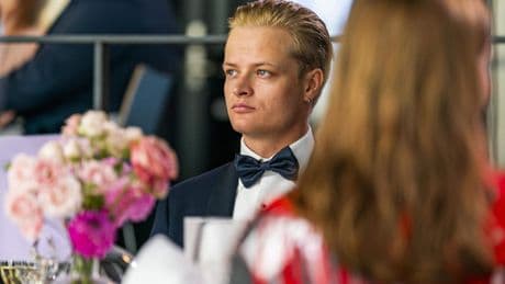’Kroonprins Haakon nam stiefzoon Marius Borg Høiby op vakantie naar Portugal’