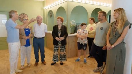 Los mayores de O Grove se emocionan gracias a la ayuda de Jesús Calleja: &quot;A los ancianos no se les aparca&quot;