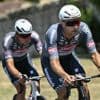 Live Tour | Van der Poel en ploegmaat zien voorsprong hard slinken in vlakke rit