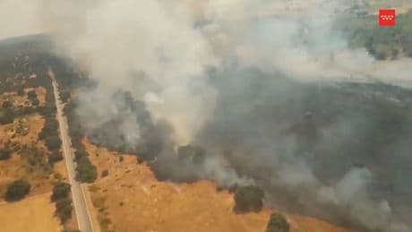 Un nuevo incendio en Méntrida y Aldea del Fresno obliga a movilizar a servicios de Madrid y Castilla-La Mancha