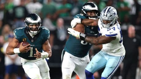 Eagles besiegen Cowboys: Spuck-Attacke zum Start in die NFL-Saison