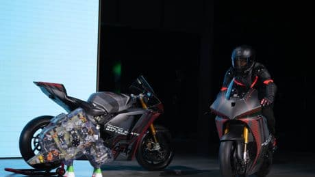 ...Mientras Ducati presenta su nuevo prototipo eléctrico deportivo