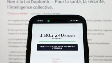 Comment les réseaux sociaux ont permis l’émergence de la pétition contre la loi Duplomb
