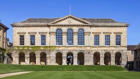 "Une histoire honteuse" : à Oxford, des universitaires utilisaient un crâne humain pour boire du vin