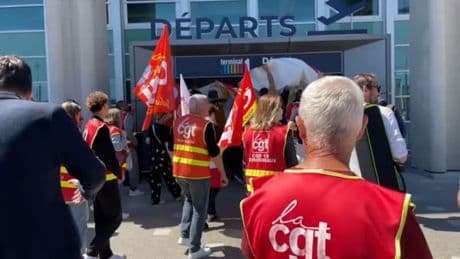 Marignane: une manifestation à l'aéroport pour soutenir les salariés licenciés pour avoir distribué des invendus