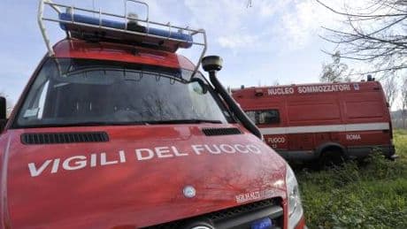 Bambino di dieci anni muore mentre fa il bagno: recuperato il corpo