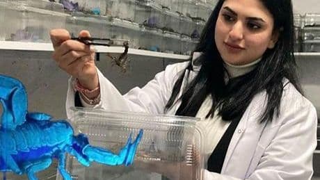 Türkiye'de bir ilk! 16 yaşında karar verdi, 18'inde 3 bin akrebi oldu