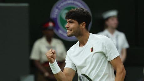 Alcaraz se sobrepone al susto de Rublev para remontar el partido y clasificarse a los cuartos de final de Wimbledon