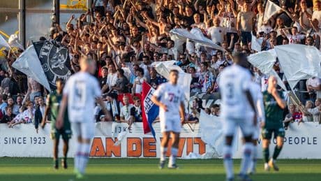Telstar-gebakjes en schermen in kroegen: Velsen droomt van terugkeer naar eredivisie