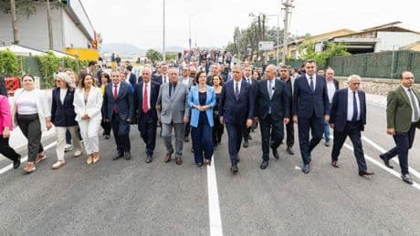 Gaziemir Hava Eğitim Yolu Üst Geçidi hizmete açıldı
