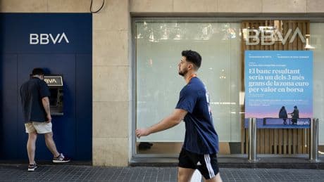 El BBVA volverá a ajustar a finales de agosto la ecuación de canje de la opa sobre el Sabadell