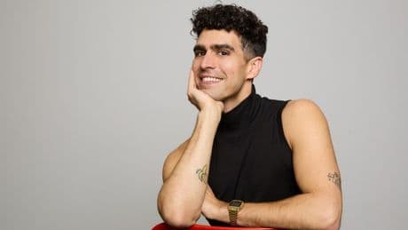 Jose Mola, autor de 'La maldición del sí quiero': "Ser uno mismo todavía puede ser una provocación"