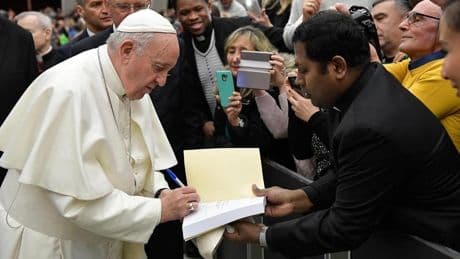 Humo blanco, letras negras: lecturas para el cónclave