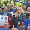 "Ça sent la gagne" : avec la chanson "Maman" de Louane et sa mise en scène tourbillonnante, les Eurofans français croient à la victoire à l'Eurovision