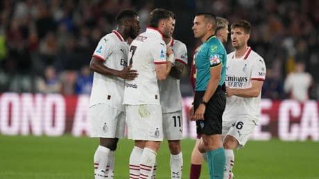 Roma-Milan, moviola: Gimenez espulso dopo un colpo a Mancini. Cosa è successo e la squalifica