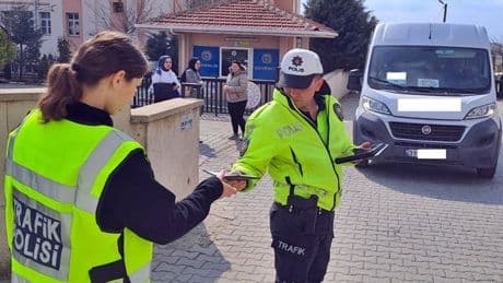 İçişleri Bakanlığı duyurdu: Gizli yolcu dedektifleri iş başında! Bayramda yolları onlar denetliyor