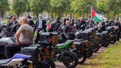 Hollanda'da motosiklet sürücülerinden Filistin'e destek gösterisi