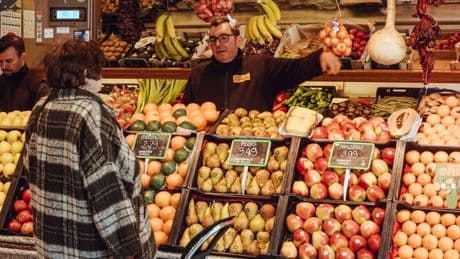 La inflación se hunde siete décimas en marzo hasta el 2,3% pero los alimentos siguen al alza