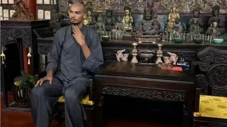 Brutal mutación de Wembanyama: se rapa e ingresa en un templo Shaolin en China para meditar