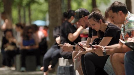 « TikTok, un réseau sous influence » : histoire d’un bras de fer numérique