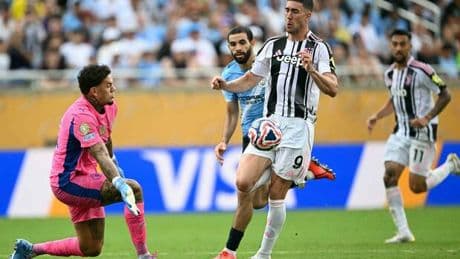 Calciomercato Juventus, Vlahovic e Kolo Muani tentati dal Milan