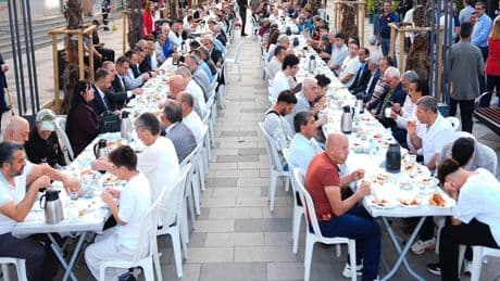 Sancaktepe'de bayram sofrası kuruldu