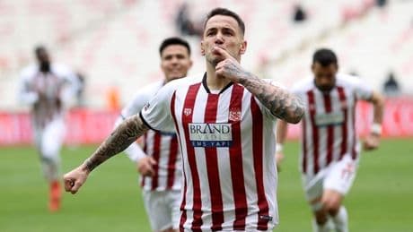 Sivasspor'da kritik maçın kadrosuna Rey Manaj alınmadı