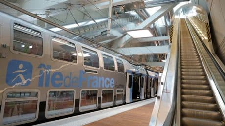 RER E: l'ensemble du trafic interrompu sur la ligne après une détonation sur une caténaire