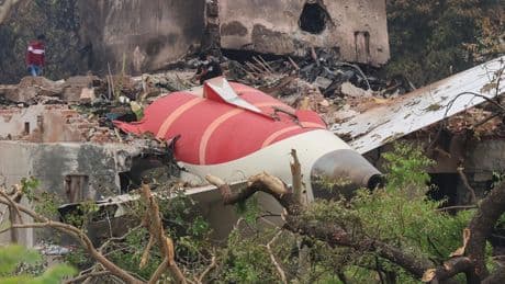 El único superviviente del accidente de avión en India: &quot;30 segundos después del despegue se oyó un ruido fuerte&quot;