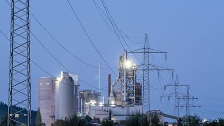 Grüner Umbau der Wirtschaft: EU-Kommission macht Weg für Industriestrompreis frei