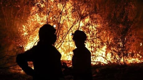 España pierde 2.700 bomberos en solo un año pese al alza de incendios, mientras que suben en la UE
