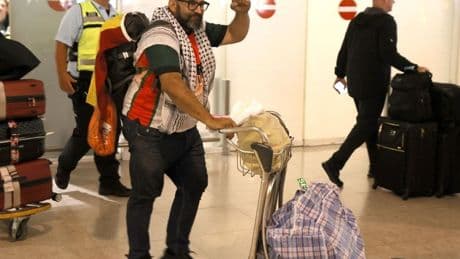 Israel inicia la deportación de los activistas de la Flotilla