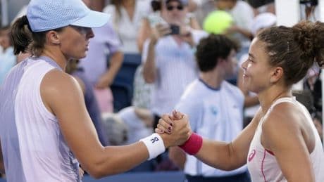 <p>Paolini sconfitta ma a testa alta: Swiatek vince la finale e conquista Cincinnati</p>