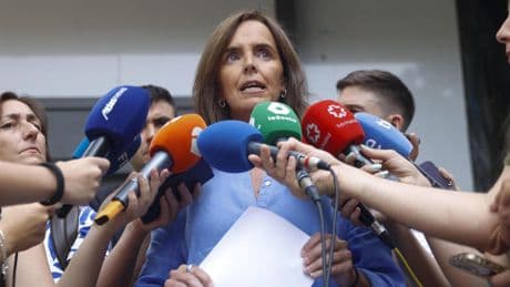 Gobierno y PP siguen instalados en el 'y tú más', cuando ya hay tres fallecidos, tres heridos muy graves y varios en la UCI