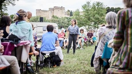 Au Festival d’Avignon, fortunes diverses pour « Prélude de Pan » et « Les Perses » joués en plein air