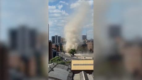 Naturphänomen in Manchester - Nein, das ist KEIN Tornado