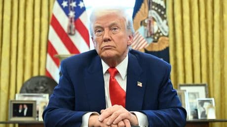 La popularité de Trump après 100 jours est la plus basse depuis plusieurs décennies, selon des sondages