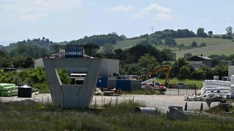 Loi de « simplification » : les députés votent pour « sécuriser » des grands projets, comme celui de l’A69
