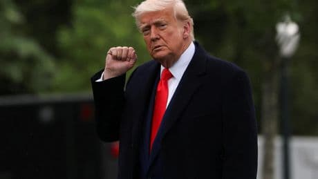 «C’est le club de la crypto-corruption»: Donald Trump offre un dîner de gala controversé aux acheteurs de sa crypto-devise