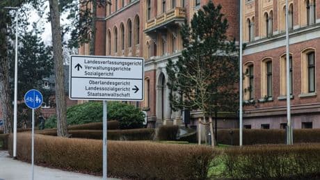 Vergabeverfahren: Deutsche Bahn klagt im Streit um Bahnstrecke Kiel-Hamburg