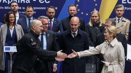 Guerre en Ukraine : l'UE va débloquer un milliard d'euros à partir d’avoirs russes gelés